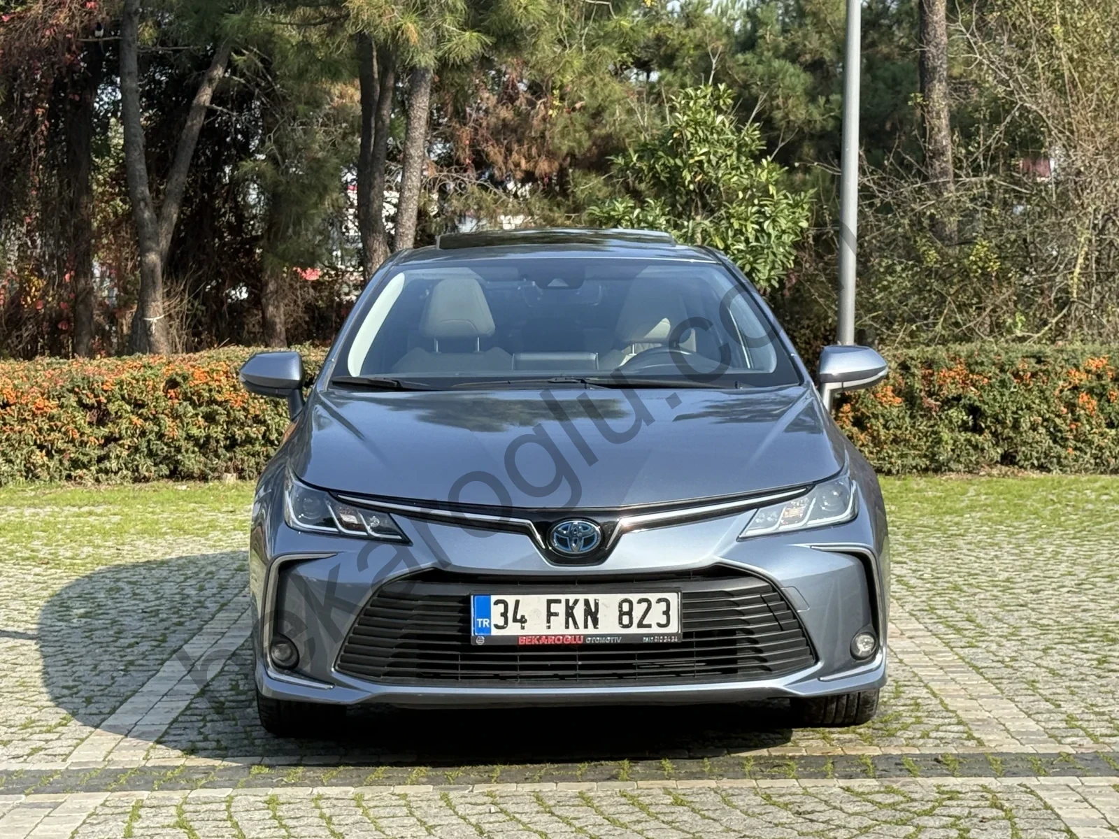 TOYOTA COROLLA 1.8 HYBRID FLAME X-PACK E-CVT